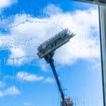 An,Easy,Reach,Window,Cleaning,Brush,Cleaning,A,Window,Of